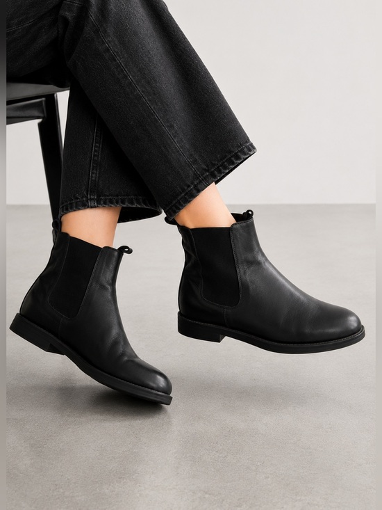 Vagabond Shoes - Vagabond Shoemakers Black Leather Chelsea Ankle Boots EU 37 Minimalist